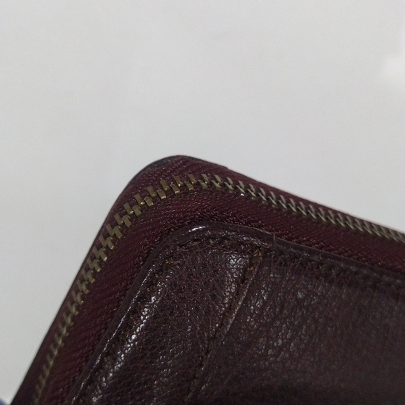 IBIZA Round Zipper Leather Wallet - Card, Bills & Coin Compartments 6 x 4 inches - Picture 7 of 11